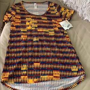 LuLaRoe Classic Tee.nwt